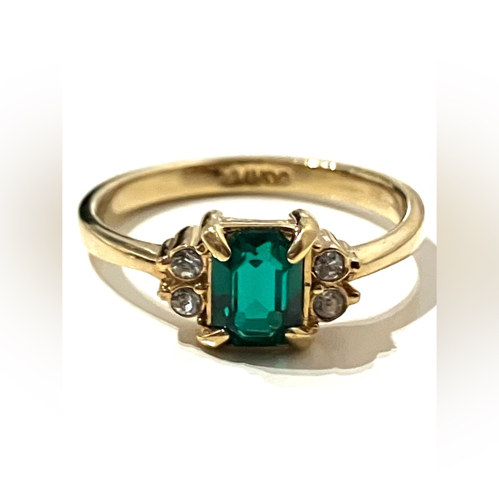 Avon Faux Emerald Gold Tone Ring